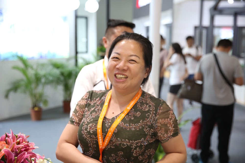中国建博会现场直击 | 枫景无框窗引领门窗行业加盟发展新风向