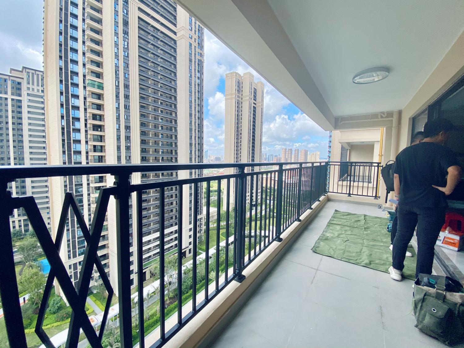 枫景阳台无框窗-泉州石狮旭辉城实景案例